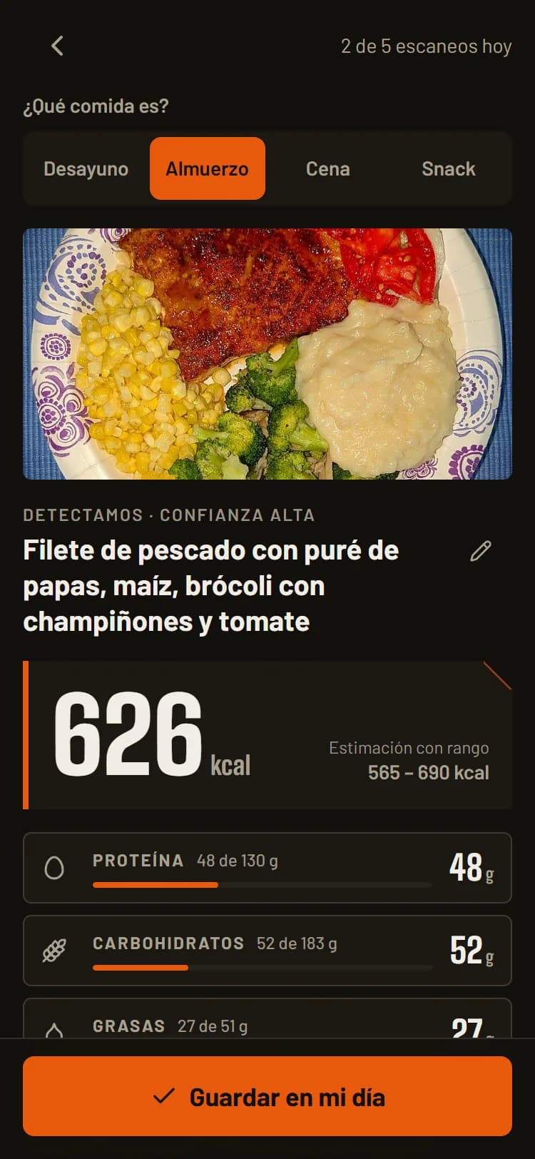 La app: foto de un plato analizada, con calorías, proteína, carbohidratos y grasas